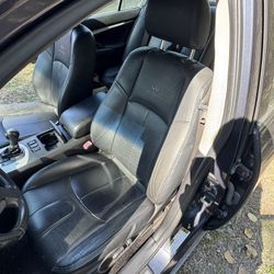 Driver and Passenger Front Sears 2007 Infiniti G35x