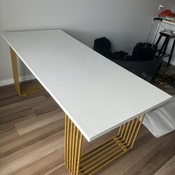 Like new! Orig $260 white and gold extra large desk