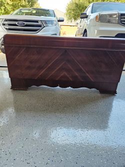 Lane cedar chest