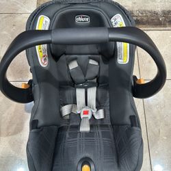 Chicco Keyfit 35 Infant Car Seat With base