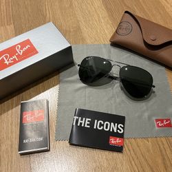 Ray-Ban Aviator Classic Polarized Sunglasses RB3025