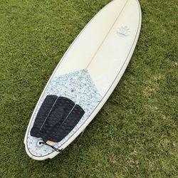 Juicer Surfboard - 5’6”
