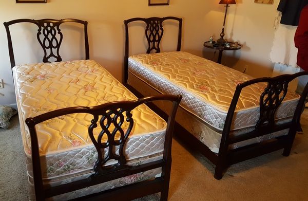 Nice Antique Mahogany Twin Beds For In Memphis Tn Offerup Nice Antique Mahogany Twin Beds