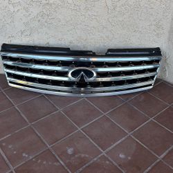 Infiniti M35 Grille
