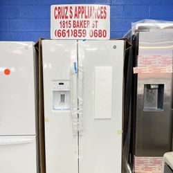 Cruz’s Appliances - GE Side-by-Side Refrigerator with External Ice & Water Dispenser