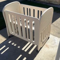 Baby Crib 