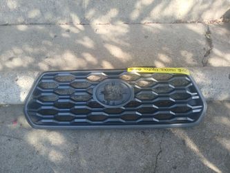2018-20 Toyota Tacoma Grill