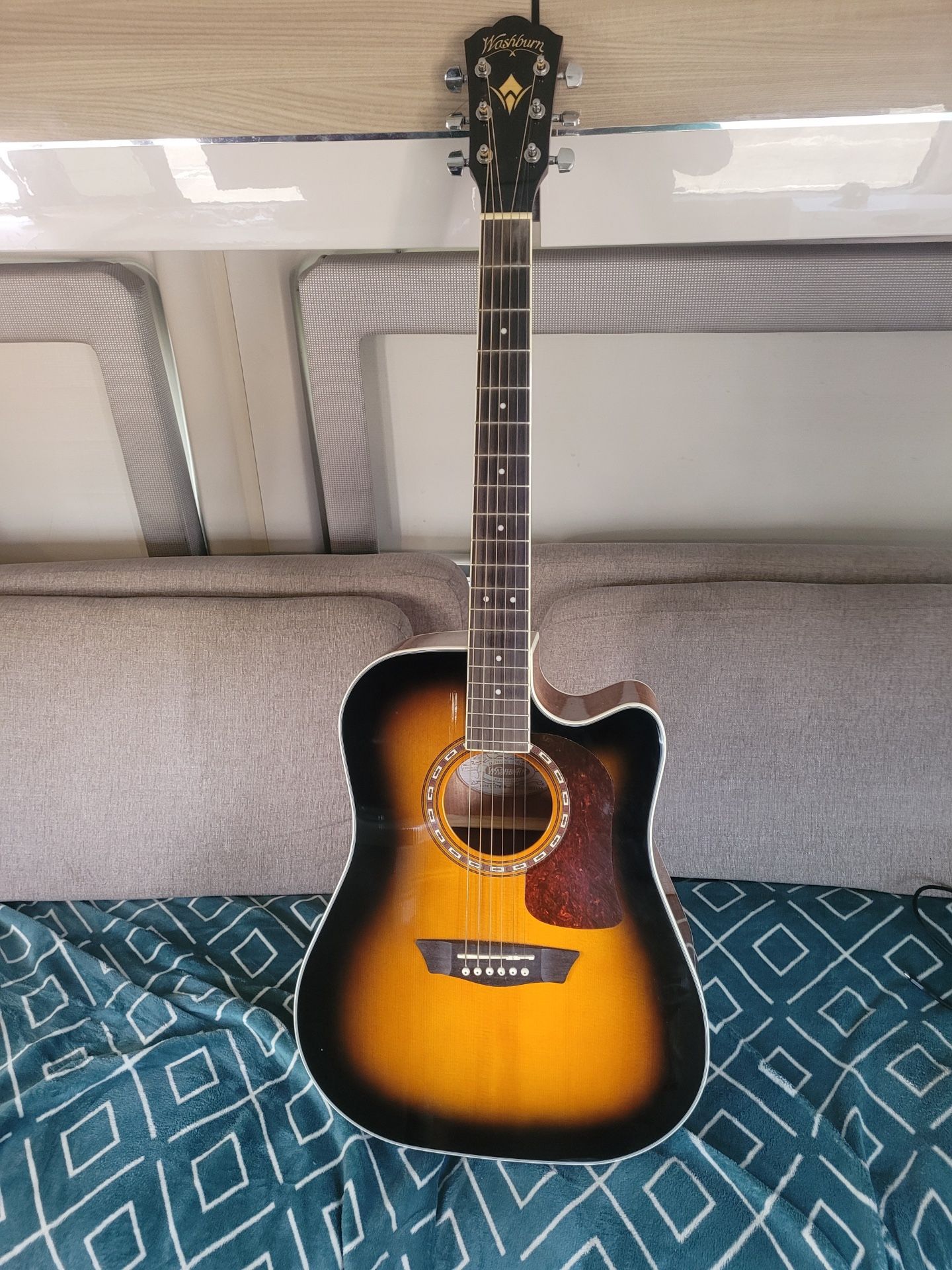 Washburn Acoustic 