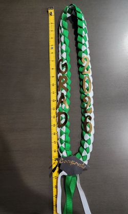🎓 Graduation Ribbon Lei – $15 🎓