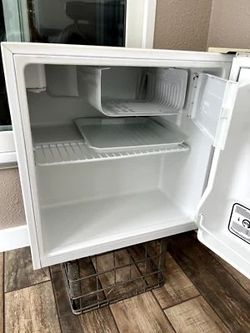 Mini fridge