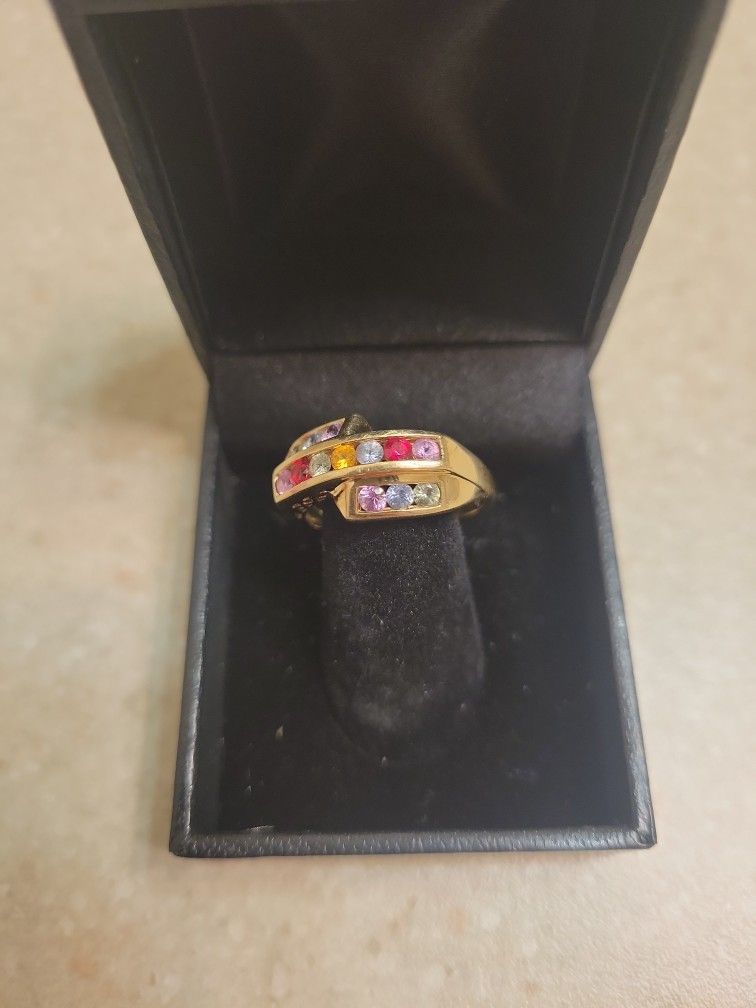 10 K Gold Ring.  Weight Is 3.2 Grams