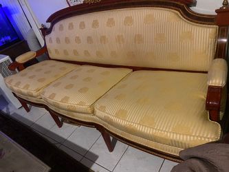 vintage inspired Mariner Luxury high-back sofa.