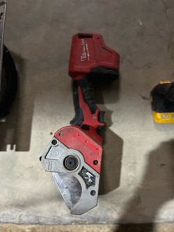 Milwaukee M12 Cordless PVC Pipe Shear