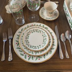 Vintage Lenox Holiday Gold Trim 8 Complete Place Settings 