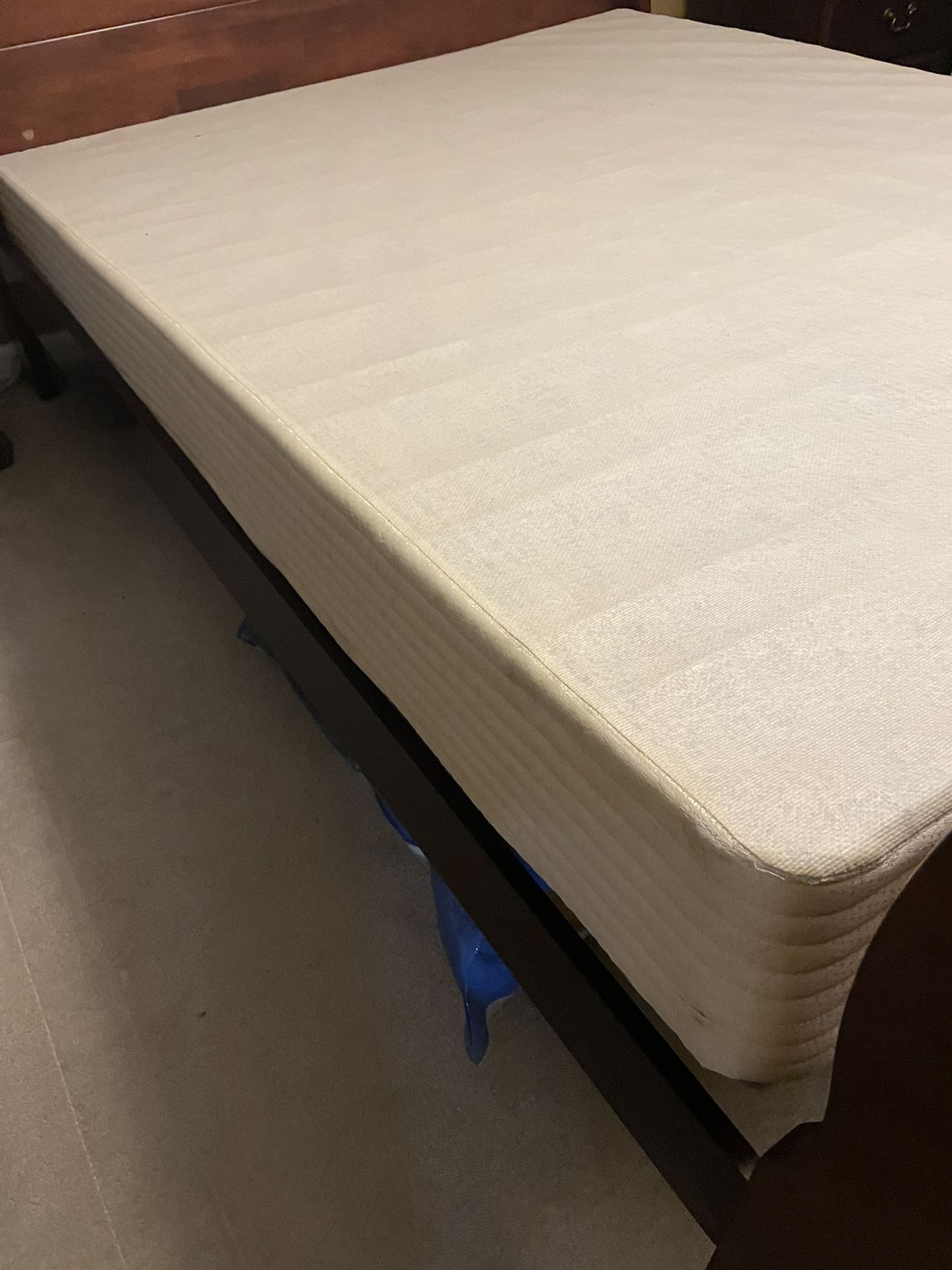 9inch Queen Box Spring 60 OBO for Sale in Lawrenceville, GA OfferUp