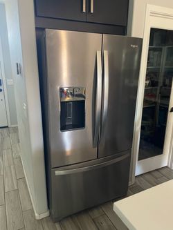 Whirlpool refrigerator 3 doors