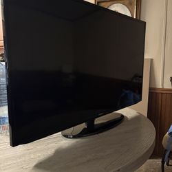 Samsung Smart TV (Older Model) – Works Great