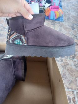 New brown boots size 7.5