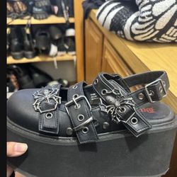 Demonias