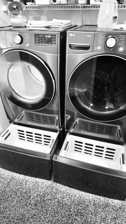 LG Washer and Dryer almost Nee