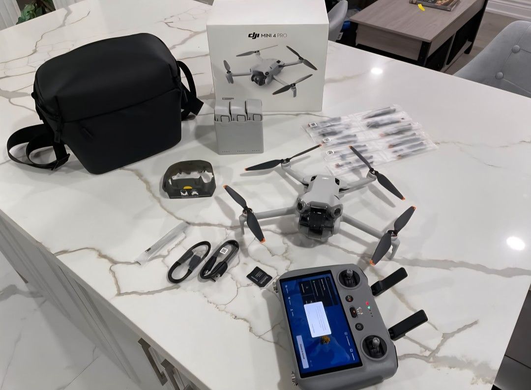 DJI Mini 4 Pro - Fly More Combo Plus