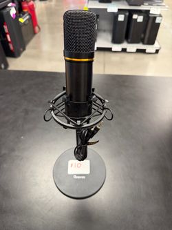 Black Condenser Microphone with Shock Mount Stand by hayner-seek