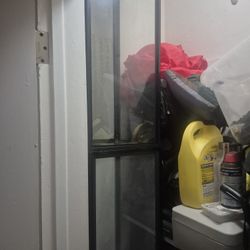 Fish or snake tank enclosures was used for snakes.