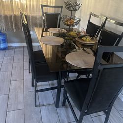 Kitchen Table/Comedor 