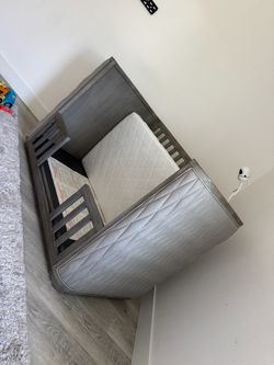 Crib w mattress