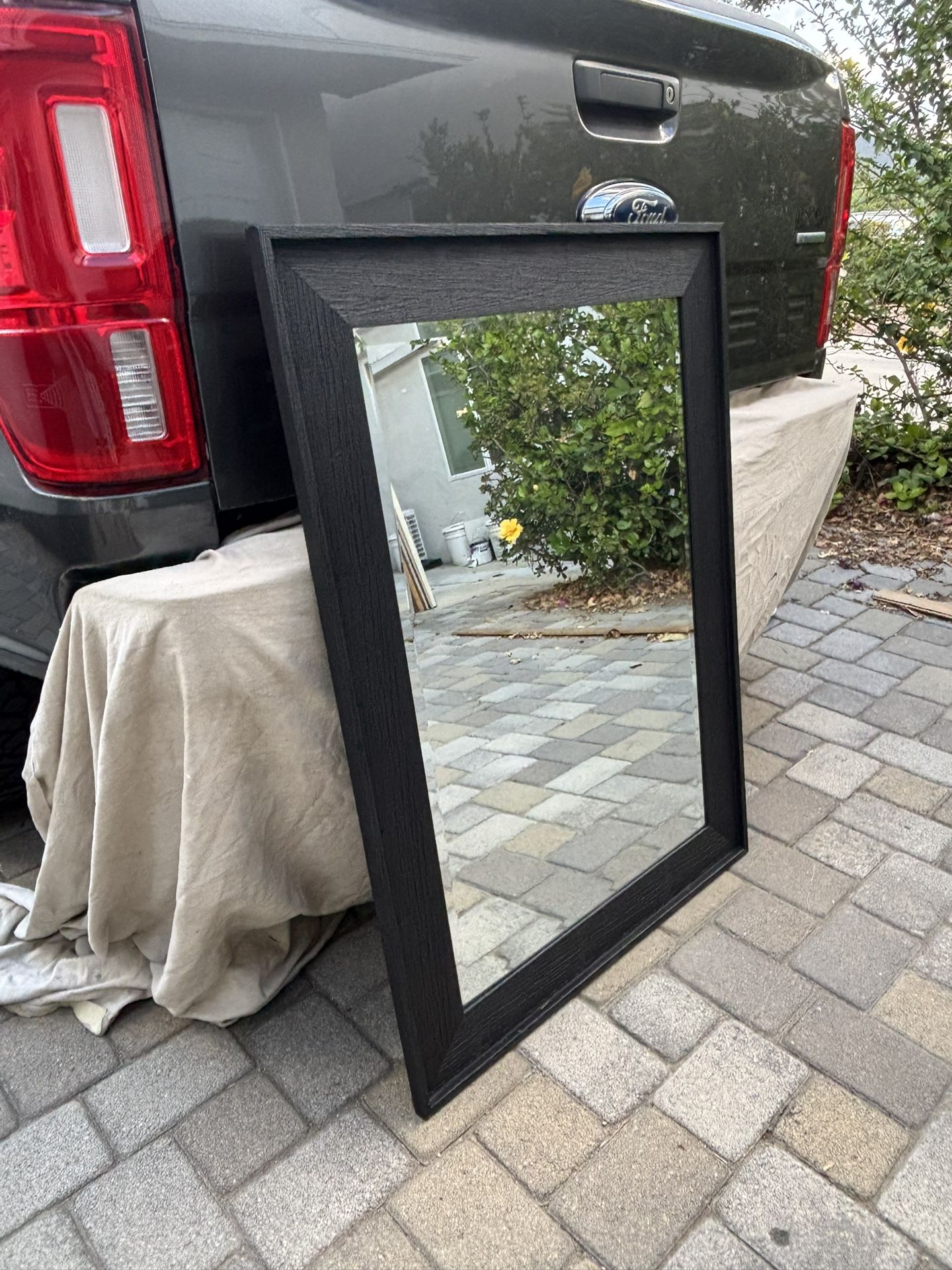 Wall mount mirror