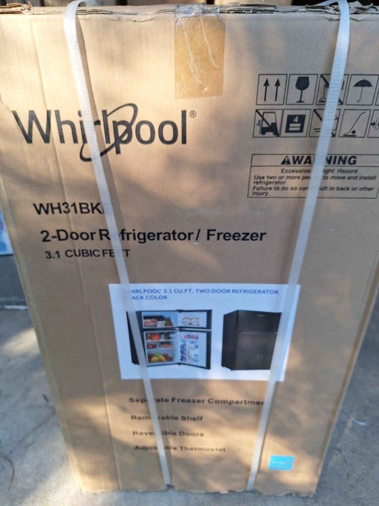 New Mini Fridge. Whirlpool 3.1