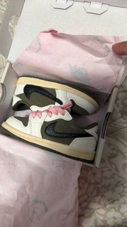 Jordan 1 low Travis Scott size 7c