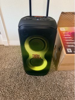 JBL PartyBox 320 battery powered speaker - LOUD!!