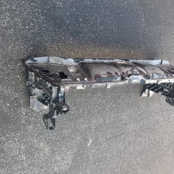 2021-2025 W167 GLE63/AMG GLS63/AMG MERCEDES BENZ FRONT UPPER RADIATOR CORE SUPPORT CARBON FIBER ORIGINAL OEM NICE CONDITION 