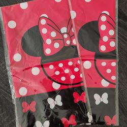 Minnie mouse Table covers 
$5