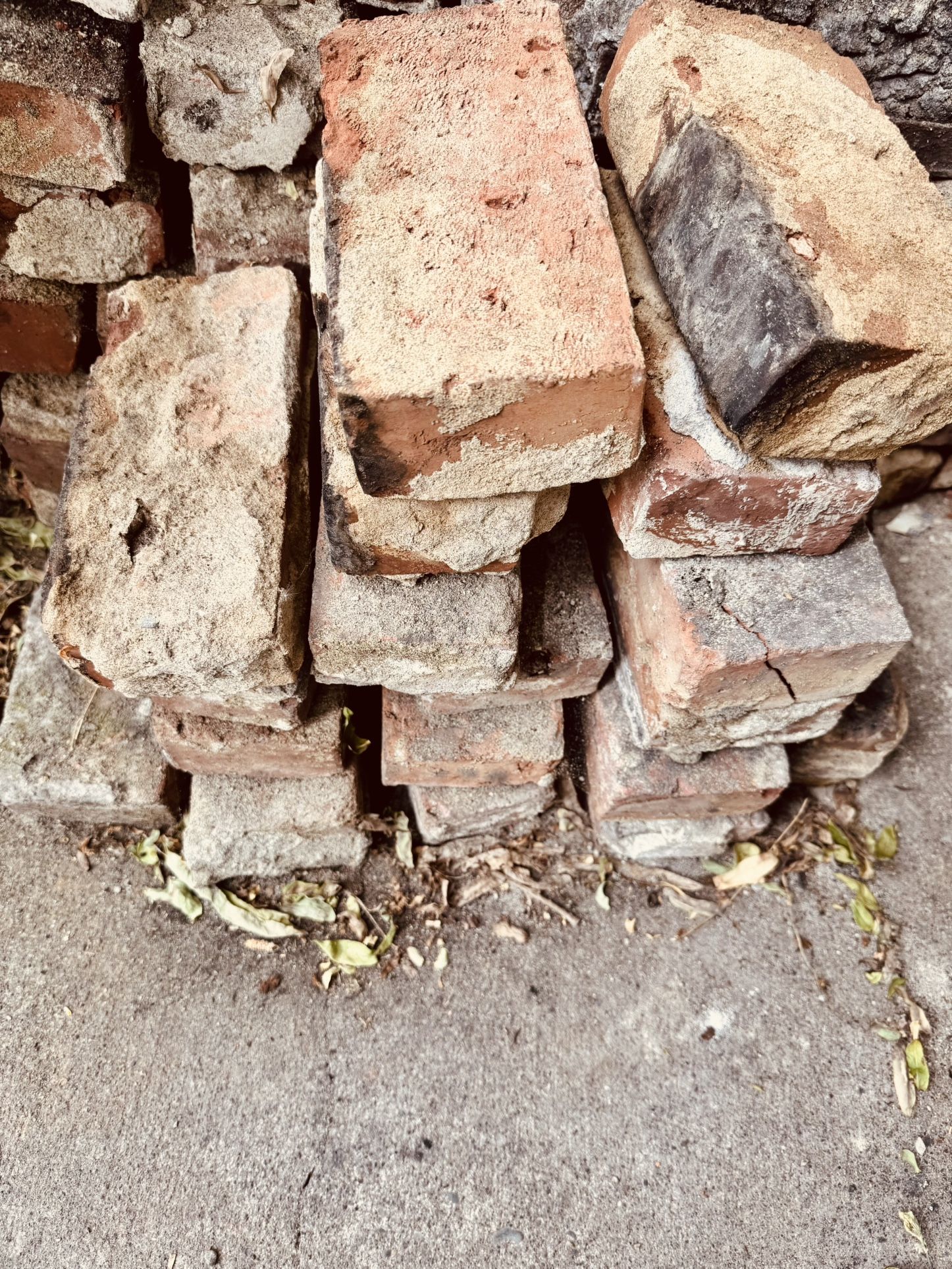 100-150 Chimney Bricks.