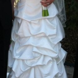 Urgent!!! Need gone by 4/14  make me an offer David’s Bridal Satin Pick-up with Cuff Neckline and Lace-up Back Size 6 STYLE# T9168