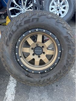 Race line wheels and tires