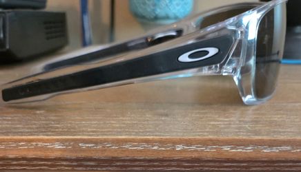 Men's oakleys