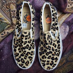 Women’s Leopard Vans Never Worn 9.5