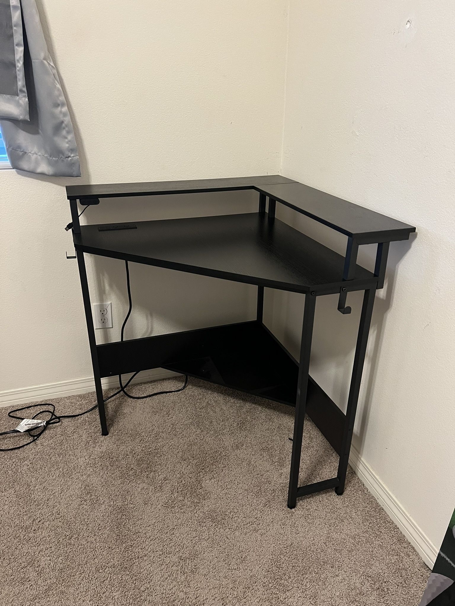 Corner Desk