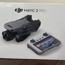 DJI - Mavic 3 Pro Drone Triple Cam. RC Remote Control with Built-in Screen - Gray