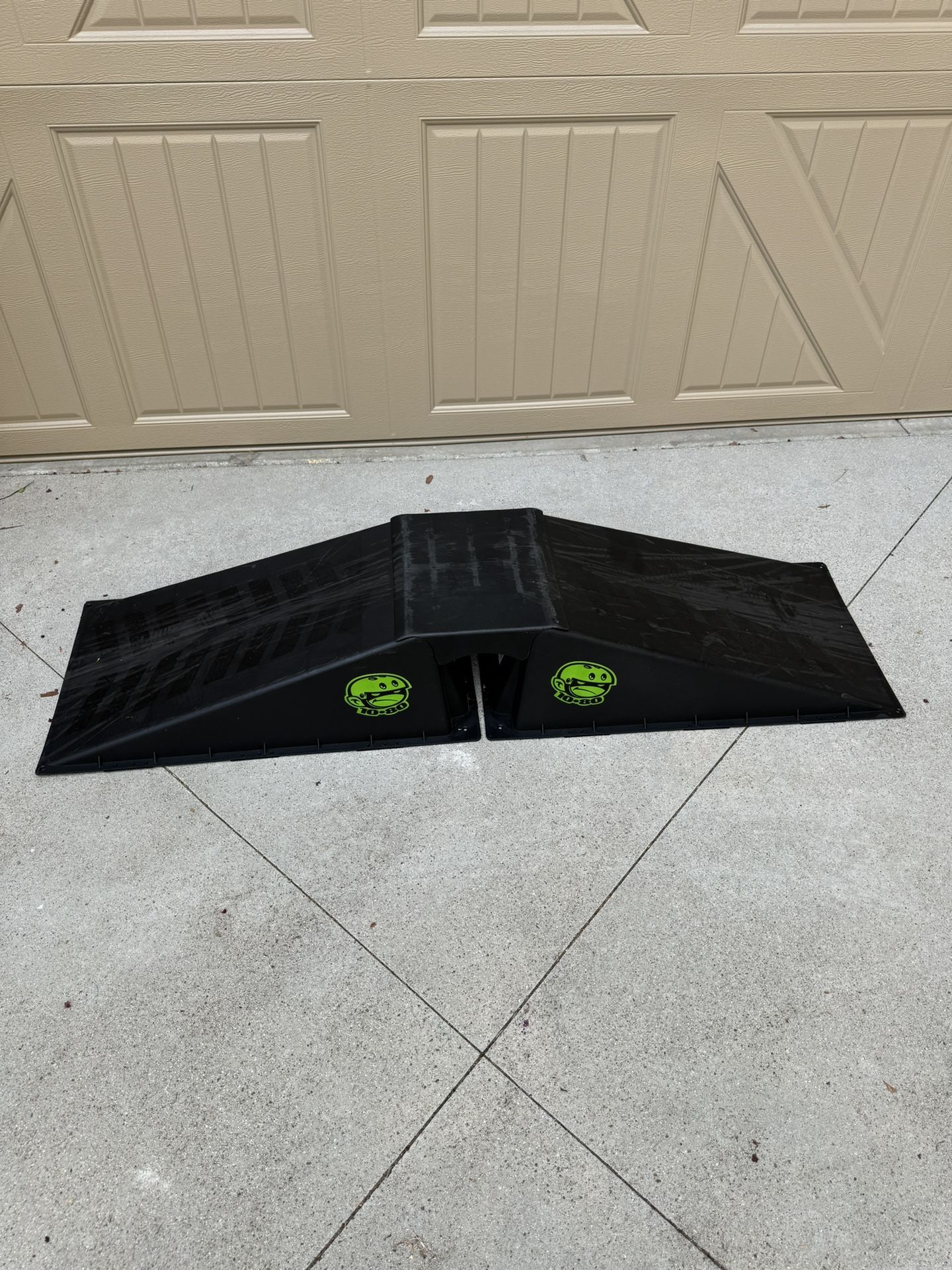 Ten-Eighty Micro Flybox Launch Ramp Set with 2 Connecting Skateboard Ramps, Black