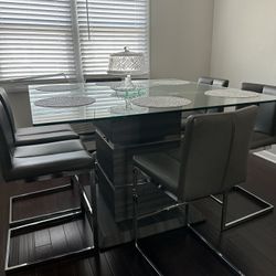 Dining table WITH 6 chairs