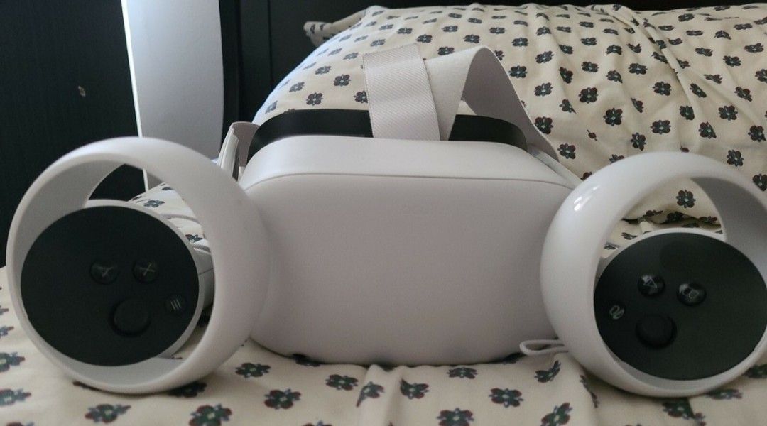 Oculus Quest 2   256 MB Must Sell Today