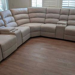 New Bone Recliner Sectional Couch! Includes Free Delivery 🚚! 