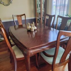 Contemporary Mahogany Dining Room Table & Chairs 