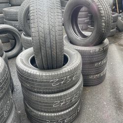 275/60R18 Michelin 275/60/18 set of 4 matching used tires in great condition. 250$ for 4 tires plus tax.  Mount available but not included. Wheel alig