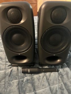 IK Multimedia iLoud MTM Studio Monitors Pair