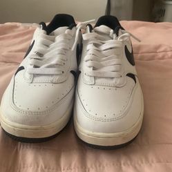 Black And White Nike’s